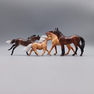 Breyer Assorted Stablemate Lot